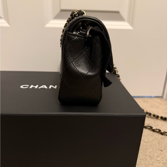 Chanel Black Quilted Shoulder Bag - Picture 3 of 6